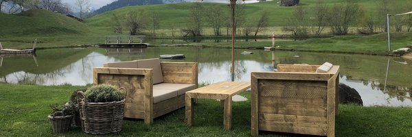 Bauholz-Loungemöbel | Bauholzmöbel | Gastronomie | timber Möbel | Loungesofas | Loungetisch | Holz