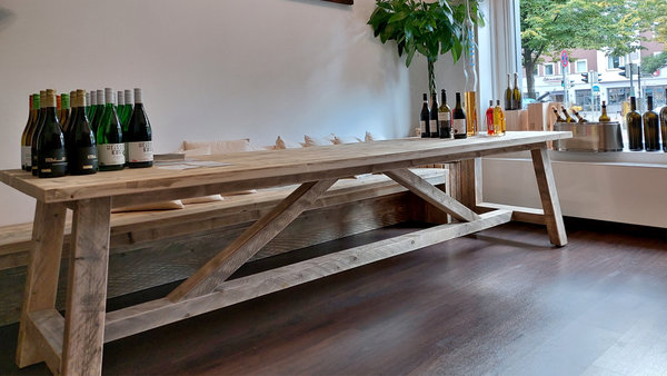 Bauholztisch | Tafeltisch von timber classics | Ladeneinrichtung Weinhandel | Hannover