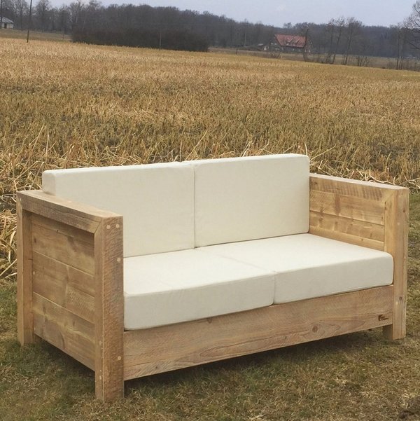 Lounge-Sofa aus Bauholz, Kantholzrahmen